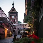 Le B. Suites, & Restaurant 4*