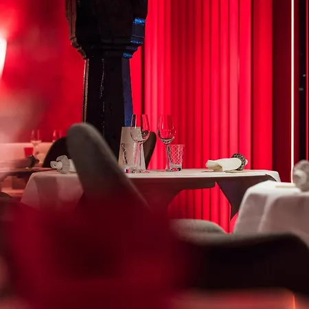 Le B. Suites, & Restaurant Bed and breakfast 4*