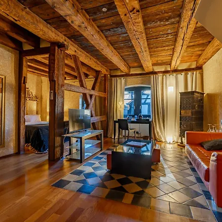 Le B. Suites, & Restaurant