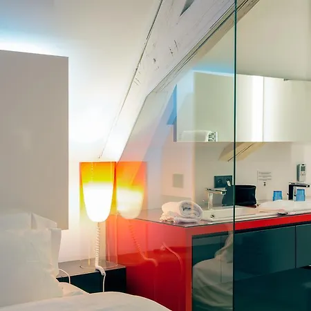 Le B. Suites, & Restaurant 2*