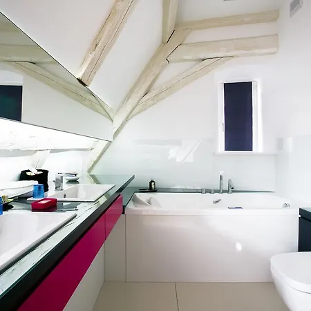 Le B. Suites, & Restaurant 2*