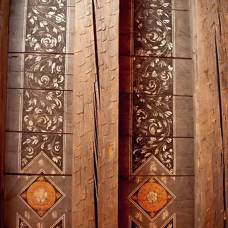 Le B. Suites, & Restaurant