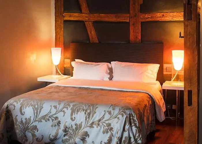 Le B. Suites, Chambres & Restaurant Bed & Breakfast 4*