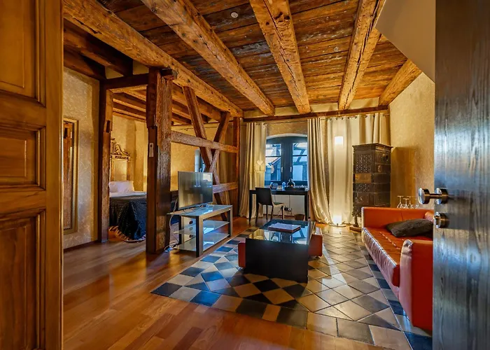 Le B. Suites, & Restaurant