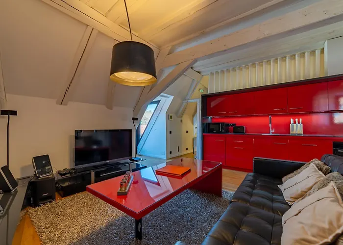 Le B. Suites, & Restaurant B&B